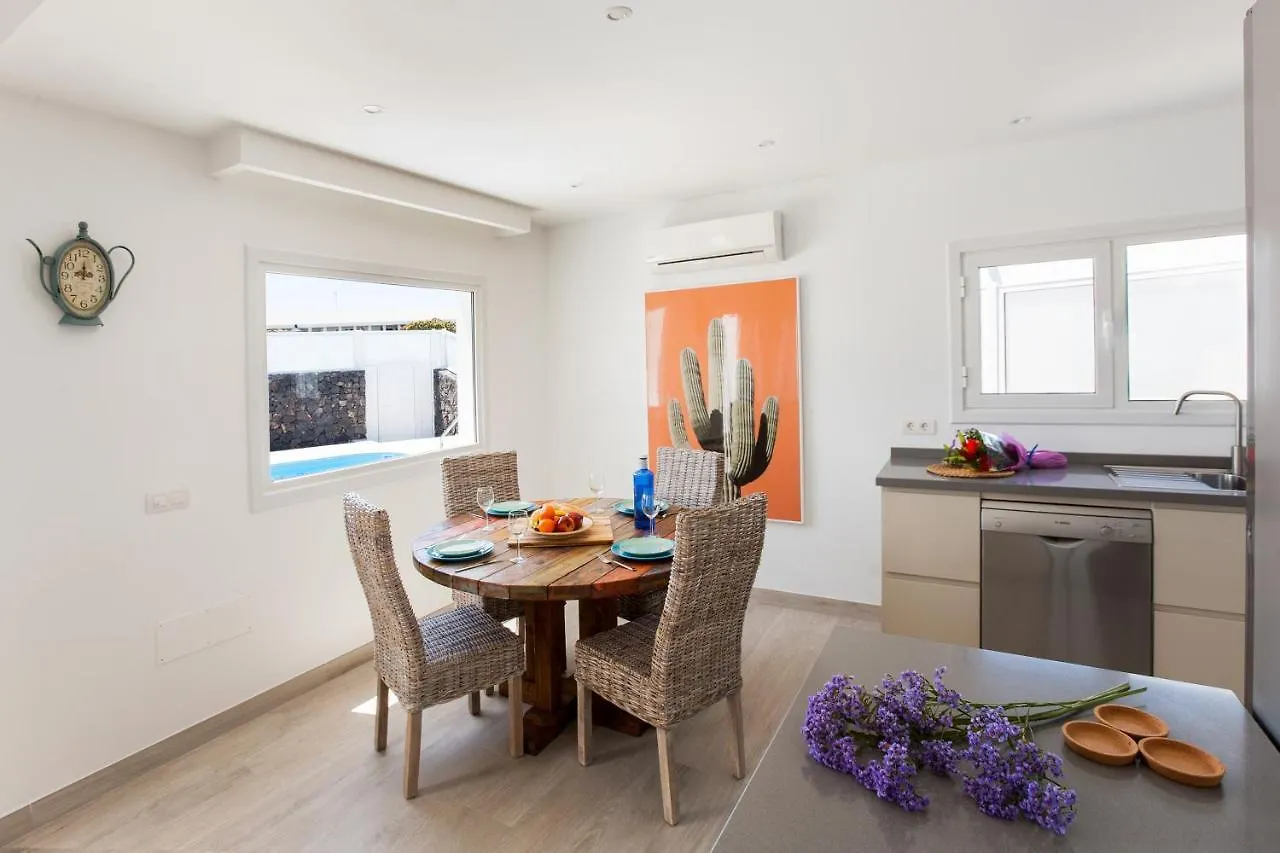 3 Bedroom Villa Delphi With Private Heated Pool. Puerto del Carmen