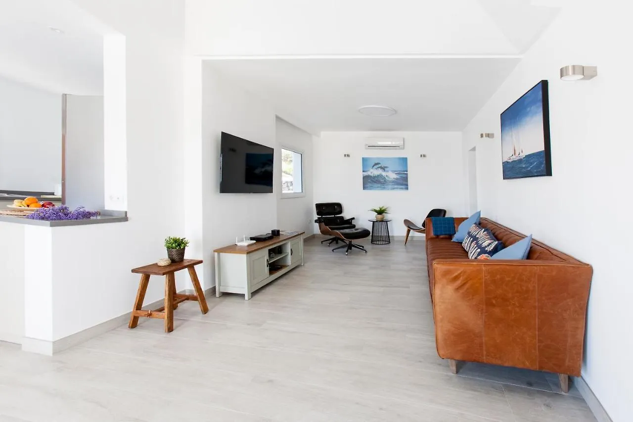 3 Bedroom Villa Delphi With Private Heated Pool. Puerto del Carmen